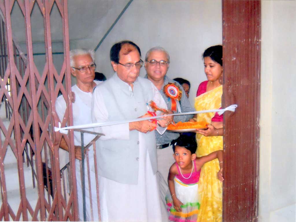 Opening of 1st Floor of Sri Aurobindo Education Centre, Habra by Dr. B.B. Dutta (Ex M.P ) of Shillong Centre on 31.5.2015.